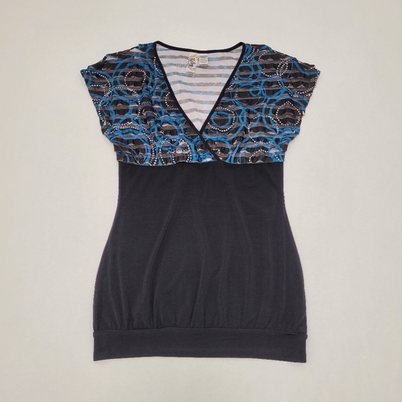 L8teR Sublimated Ruffle Tunic Top - Picture 9 of 11